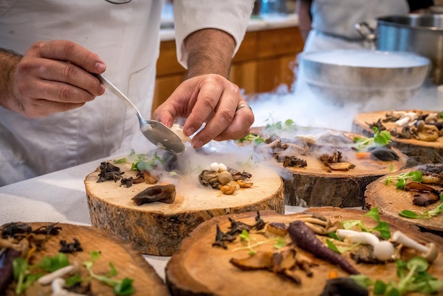 Nuovo contributo per ristoranti, bar, piscine, catering e organizzazione eventi